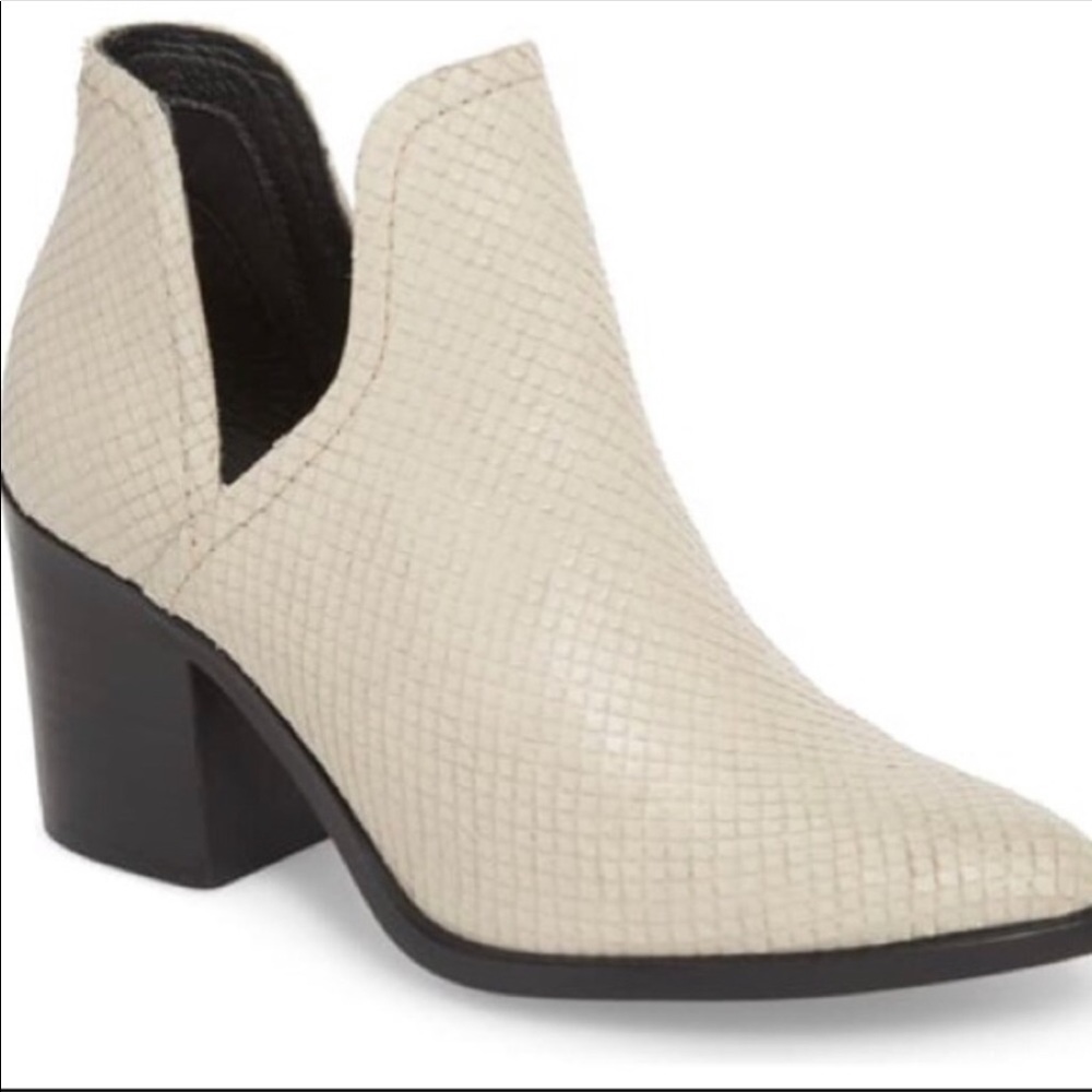 Steve Madden Petra open side bootie - WHITE SNAKE